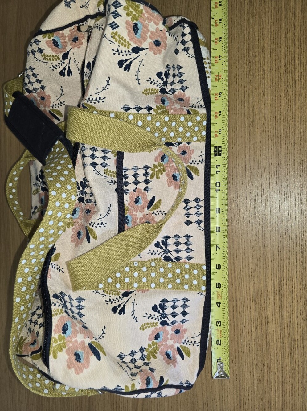 Stylish Floral Duffle Bag in Cream and Mustard - Picture 5 of 5